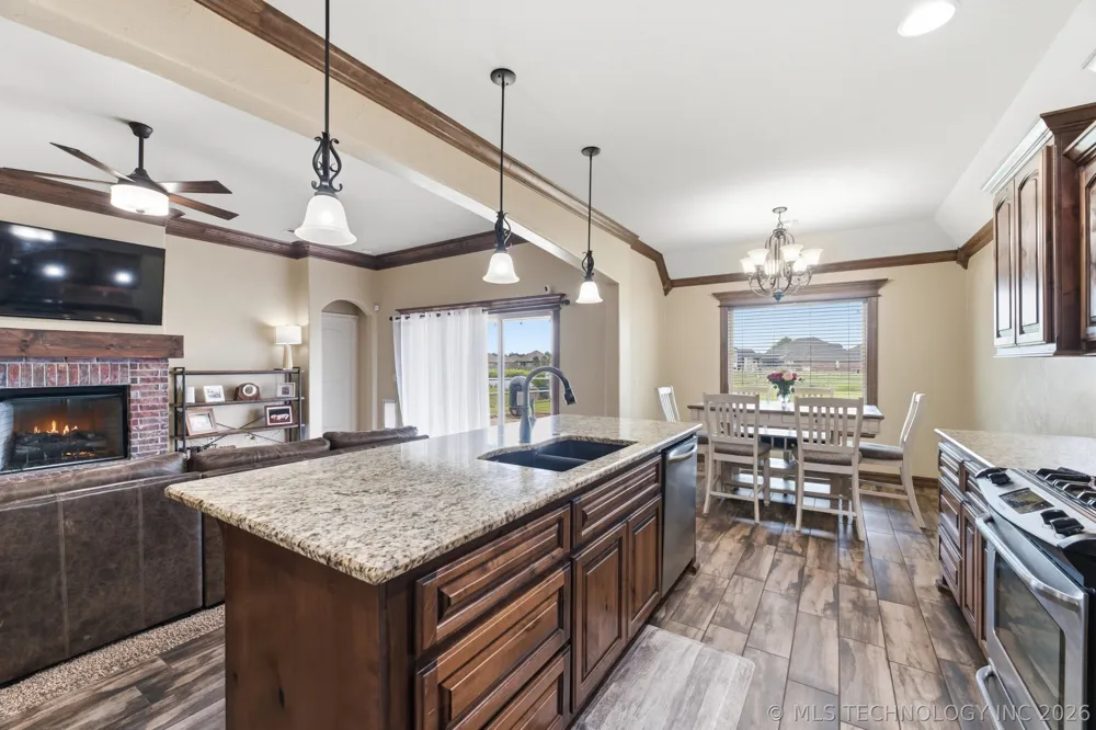 14455 66th Avenue E Collinsville, OK 74021