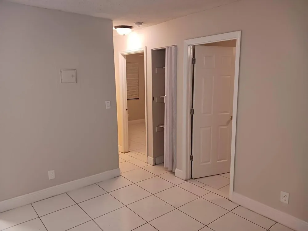708 NW 6th Street Hallandale Beach, FL 33009