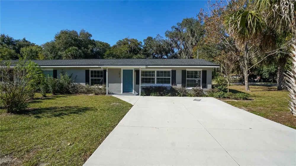 1517 GRANDVIEW STREET Mount Dora, FL 32757