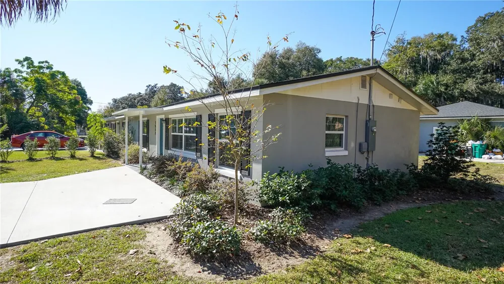1517 GRANDVIEW STREET Mount Dora, FL 32757