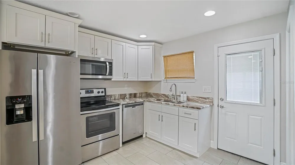 1517 GRANDVIEW STREET Mount Dora, FL 32757