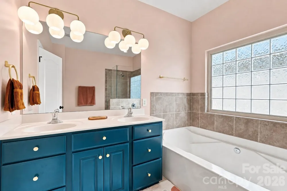 4140 Cedar Point Avenue Matthews, NC 28104