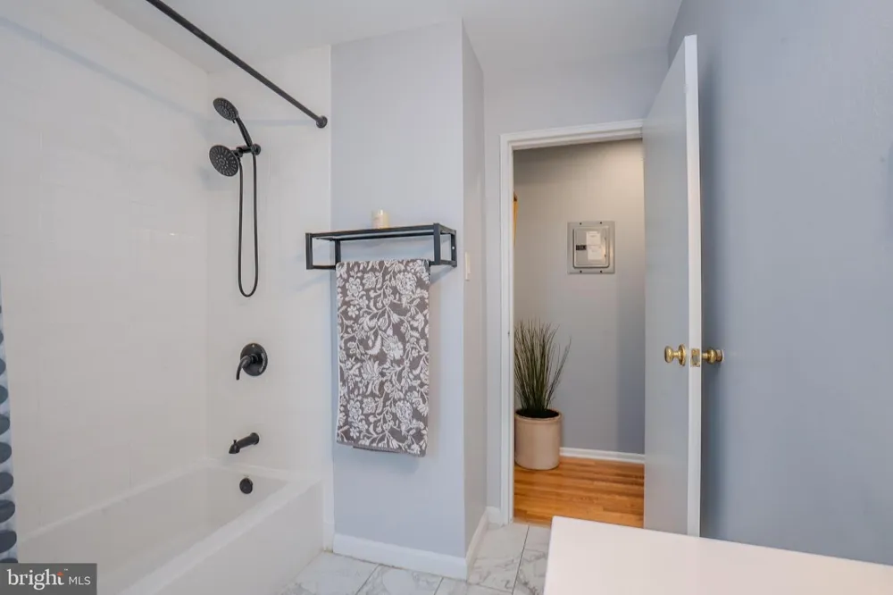 93 FOX ROAD #6B Edison, NJ 08817