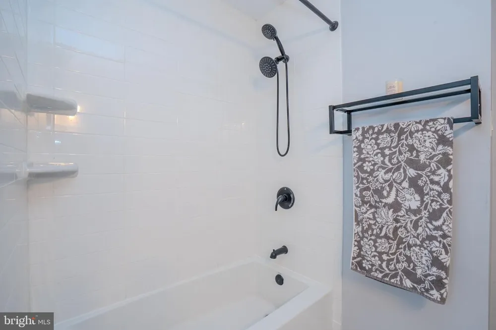 93 FOX ROAD #6B Edison, NJ 08817