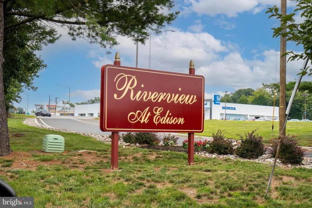 93 FOX ROAD #6B Edison, NJ 08817