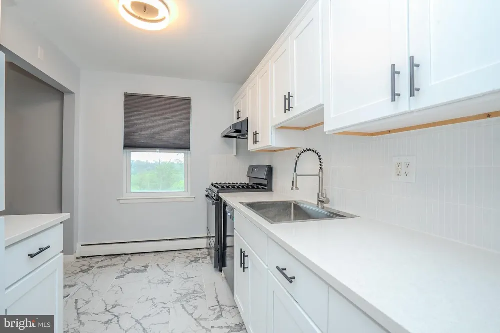 93 FOX ROAD #6B Edison, NJ 08817
