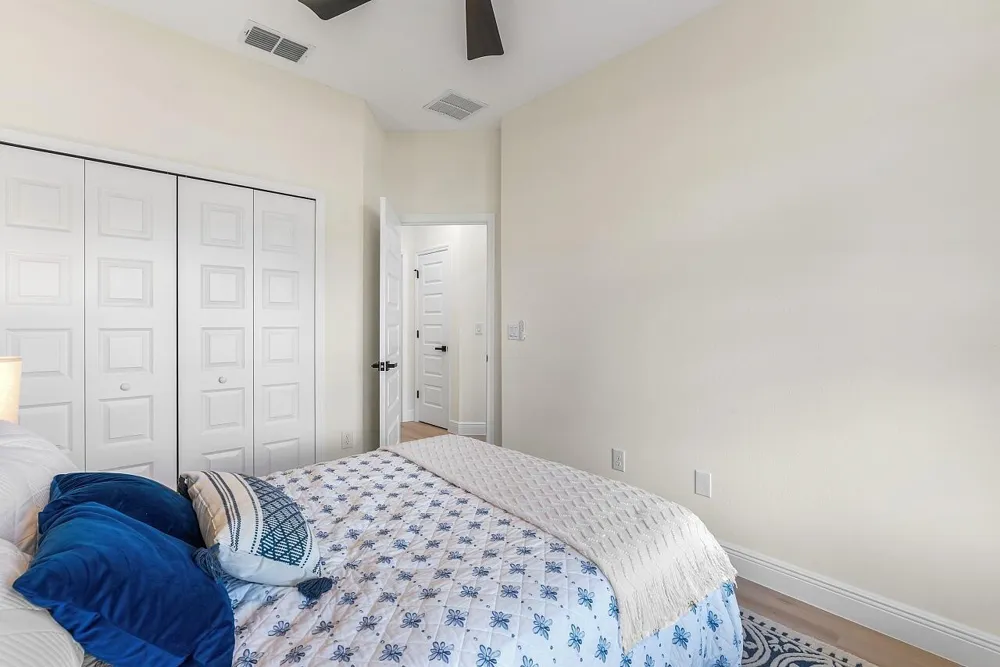 8236 104TH COURT Vero Beach, FL 32967