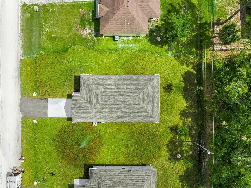 8236 104TH COURT Vero Beach, FL 32967