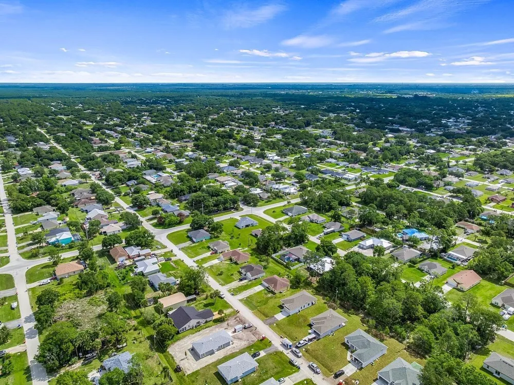 8236 104TH COURT Vero Beach, FL 32967