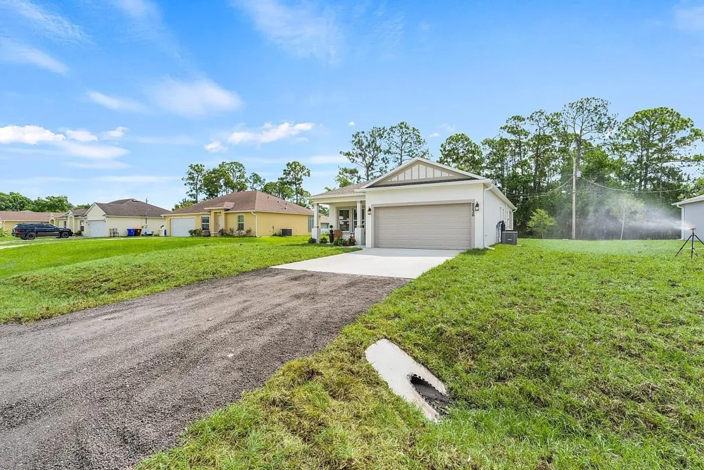 8236 104TH COURT Vero Beach, FL 32967