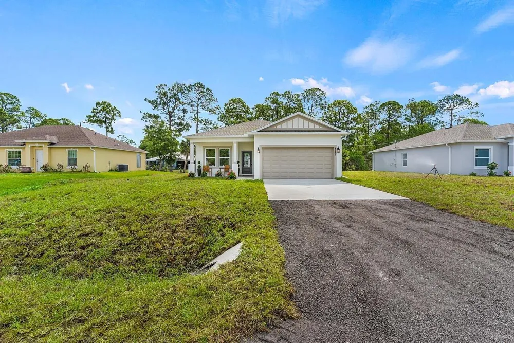 8236 104TH COURT Vero Beach, FL 32967