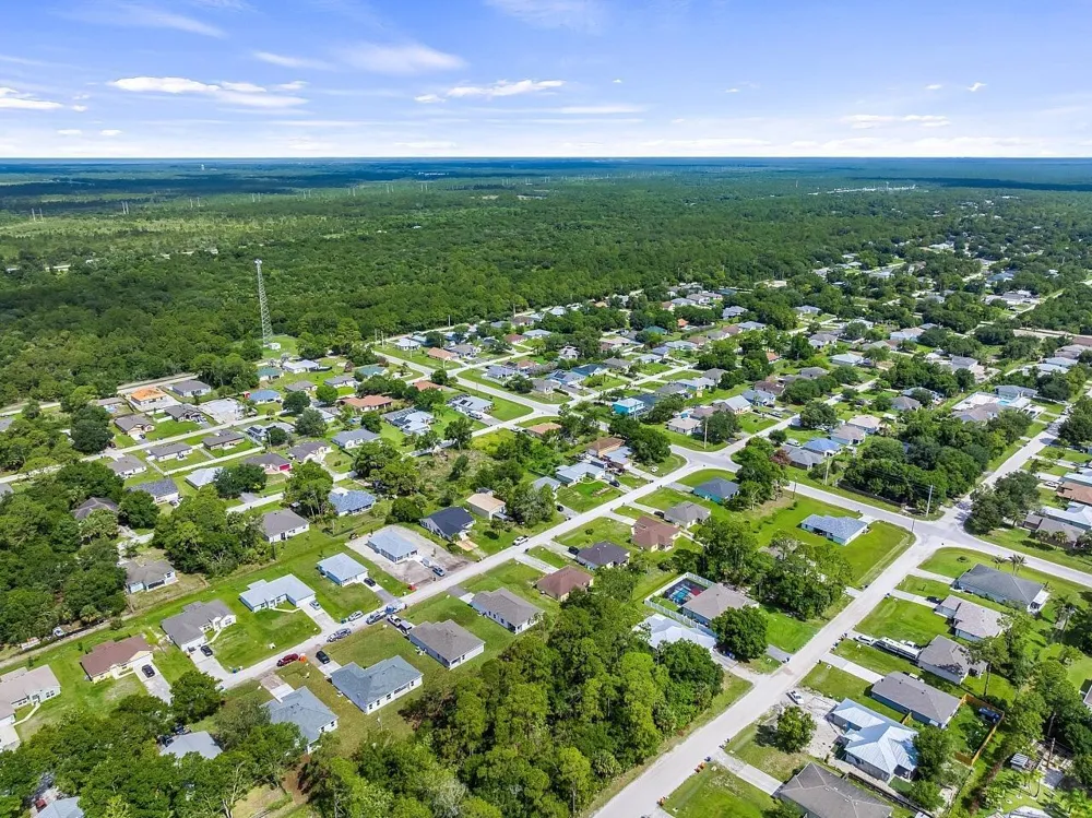 8236 104TH COURT Vero Beach, FL 32967