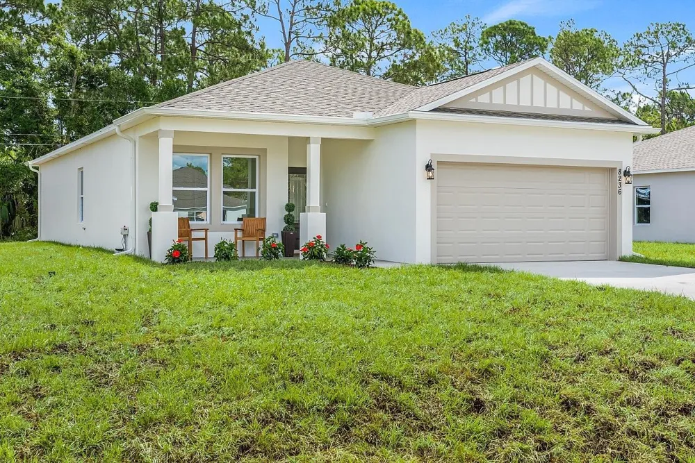 8236 104TH COURT Vero Beach, FL 32967