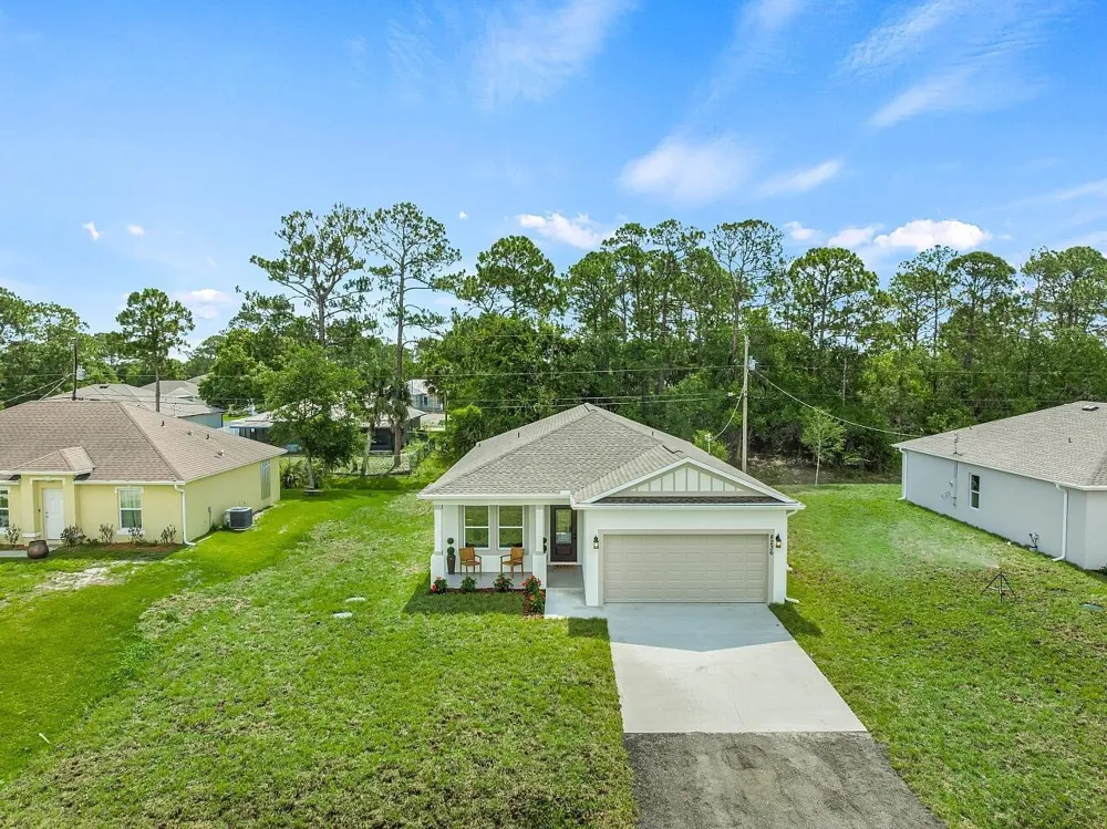 8236 104TH COURT Vero Beach, FL 32967