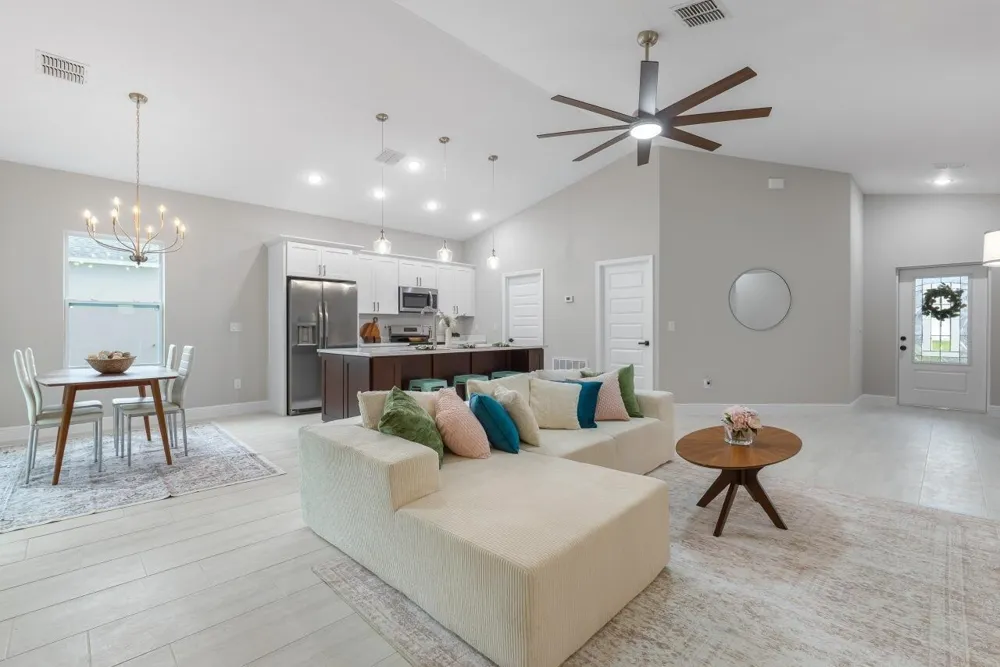 8226 104TH COURT Vero Beach, FL 32967
