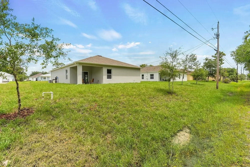8226 104TH COURT Vero Beach, FL 32967