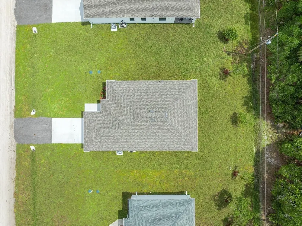 8226 104TH COURT Vero Beach, FL 32967