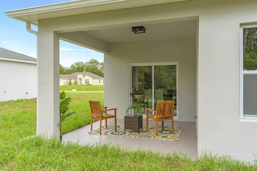 8226 104TH COURT Vero Beach, FL 32967