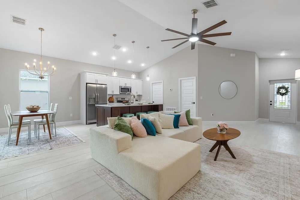 8226 104TH COURT Vero Beach, FL 32967