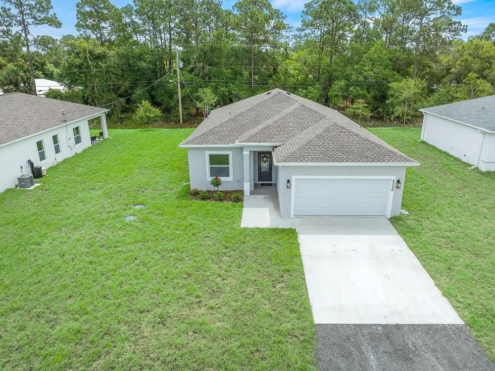 8226 104TH COURT Vero Beach, FL 32967