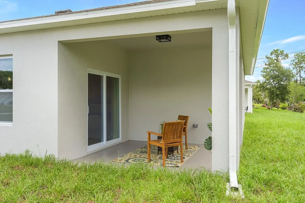 8226 104TH COURT Vero Beach, FL 32967