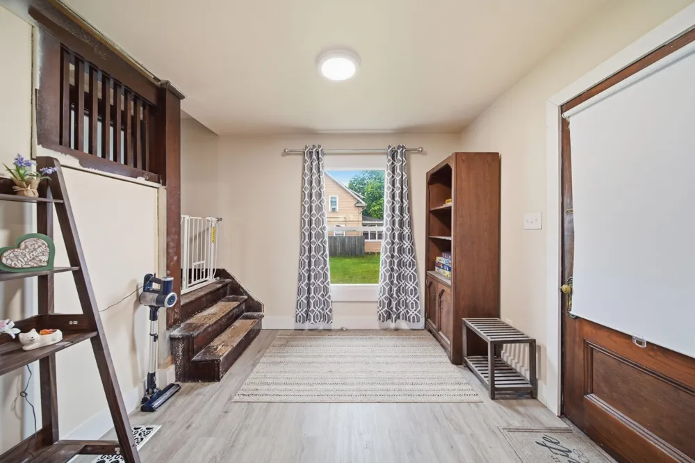 1136 Cooper Street Jackson, MI 49202