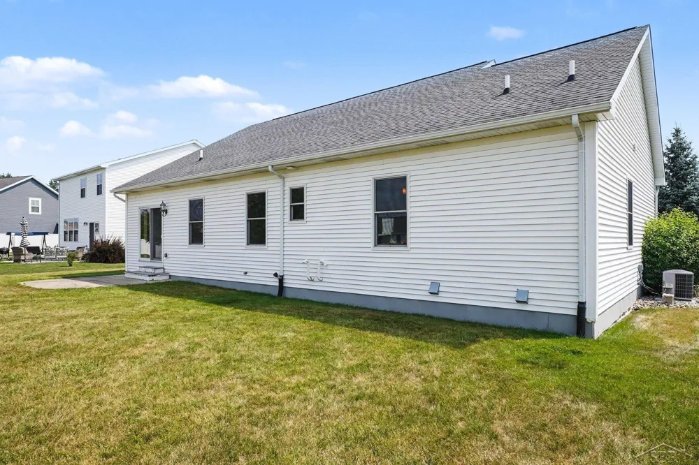 3647 Coachmans Ridge Drive Saginaw Charter Township, MI 48603