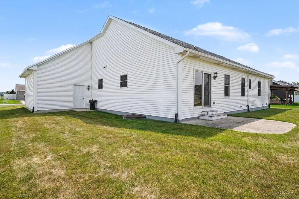 3647 Coachmans Ridge Drive Saginaw Charter Township, MI 48603