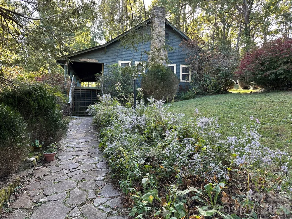 16 Osborn Knob Road Little Switzerland, NC 28749