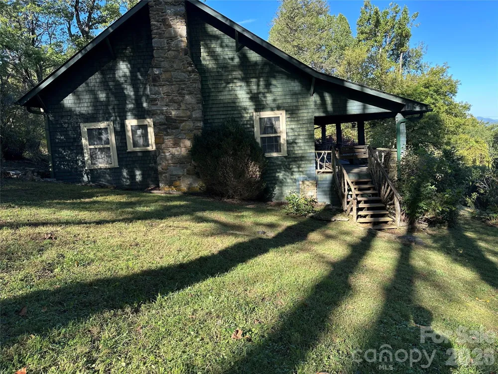 16 Osborn Knob Road Little Switzerland, NC 28749
