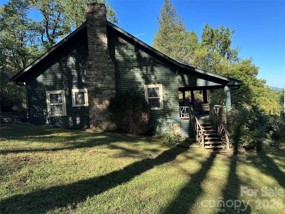 16 Osborn Knob Road Little Switzerland, NC 28749