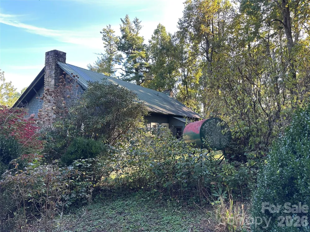 16 Osborn Knob Road Little Switzerland, NC 28749