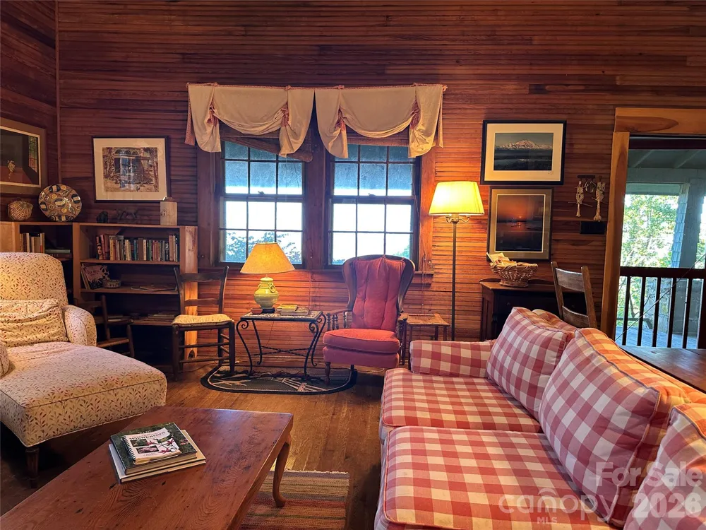 16 Osborn Knob Road Little Switzerland, NC 28749