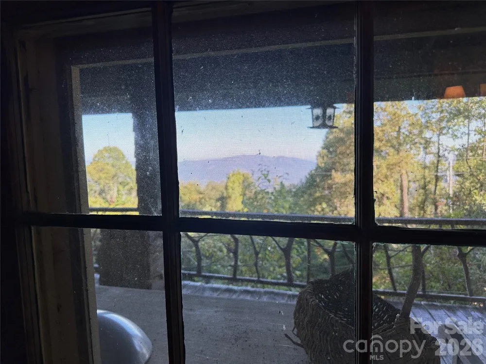 16 Osborn Knob Road Little Switzerland, NC 28749