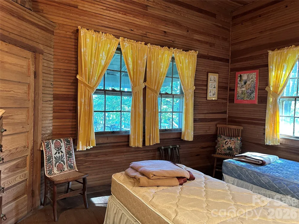 16 Osborn Knob Road Little Switzerland, NC 28749