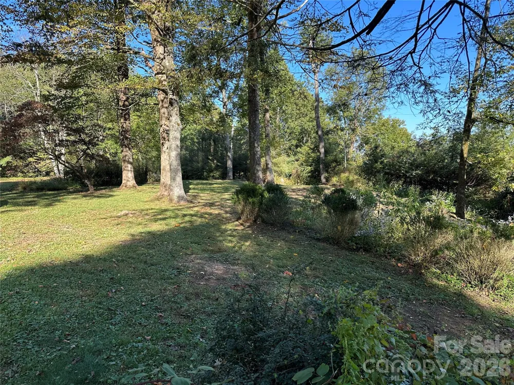 16 Osborn Knob Road Little Switzerland, NC 28749