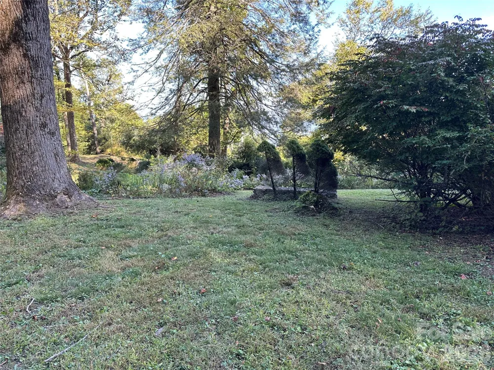 16 Osborn Knob Road Little Switzerland, NC 28749