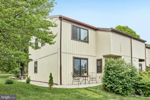 33 HASTINGS COURT