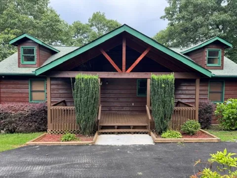 690 Oak Ridge Road