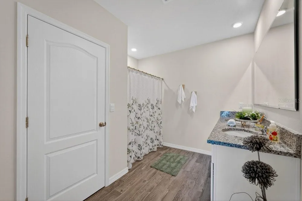 1346 MIDDLE LAKE DRIVE Ormond Beach, FL 32174