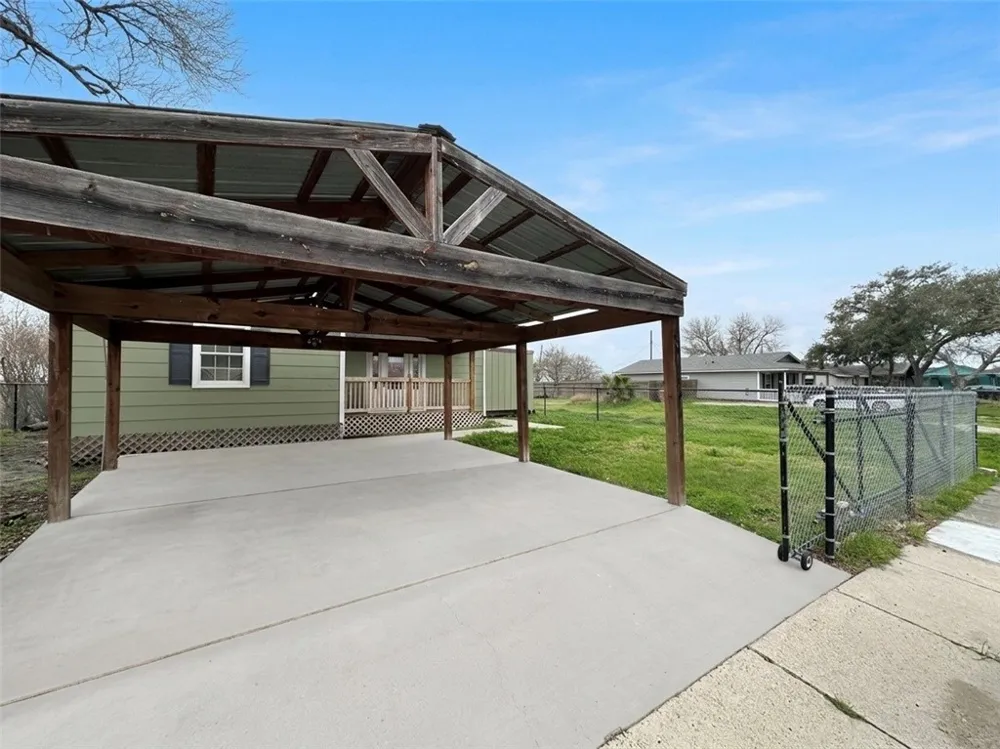 1202 Main Drive Corpus Christi, TX 78409