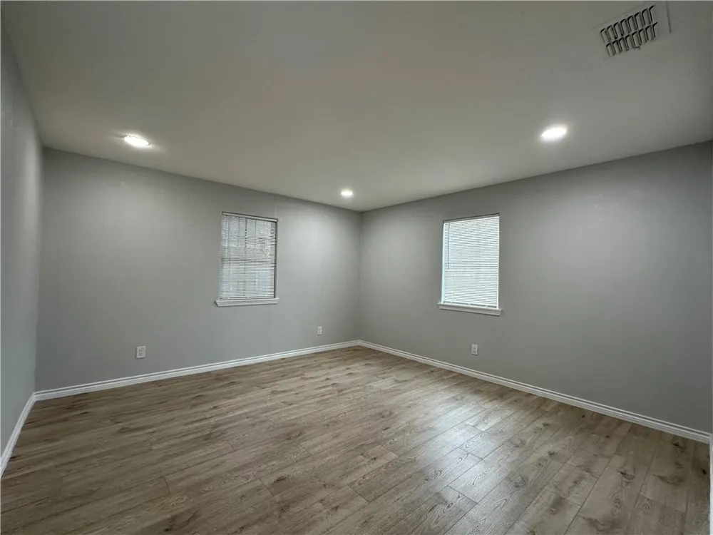 1202 Main Drive Corpus Christi, TX 78409