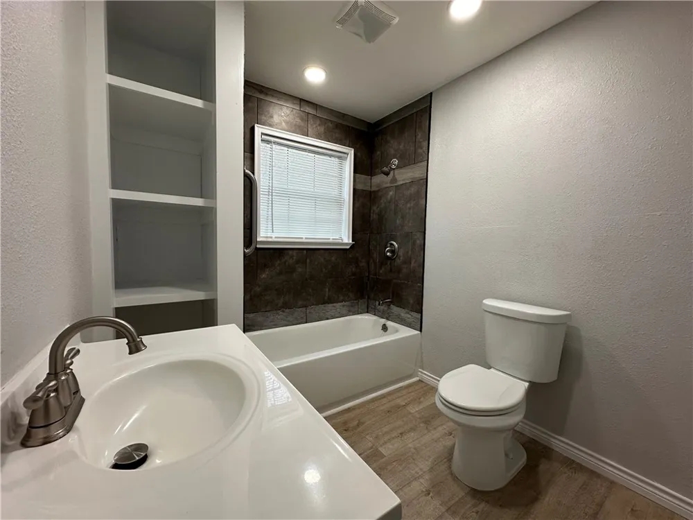 1202 Main Drive Corpus Christi, TX 78409