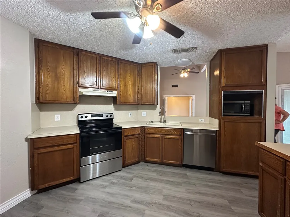 2429 Woodway Drive Corpus Christi, TX 78414