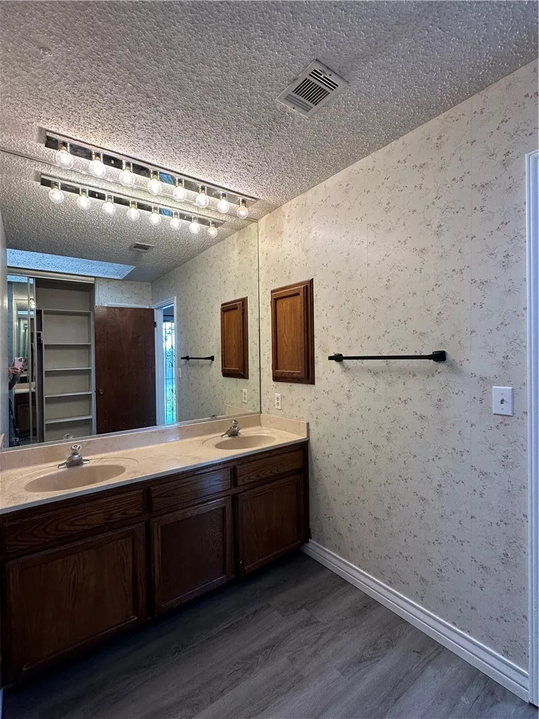2429 Woodway Drive Corpus Christi, TX 78414