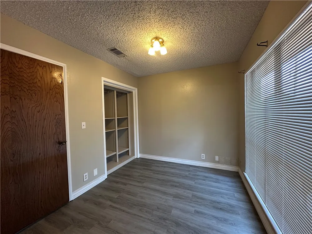 2429 Woodway Drive Corpus Christi, TX 78414