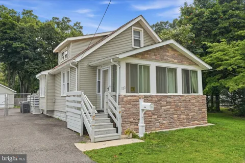 122 W BRANCH AVENUE