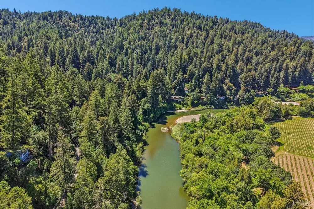 11688 Oak Road Forestville, CA 95436