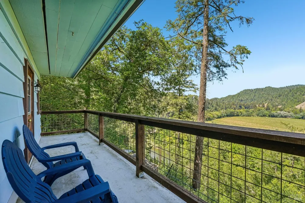11688 Oak Road Forestville, CA 95436