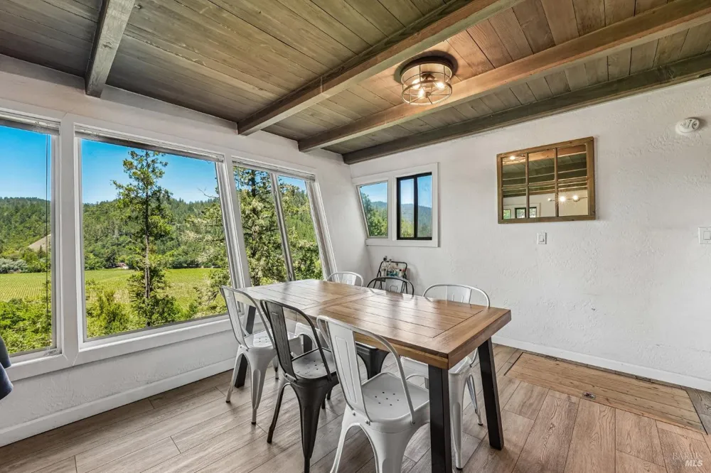 11688 Oak Road Forestville, CA 95436